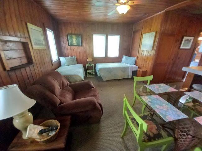 Stegbone'S Fish Camp And Resort Satsuma Екстер'єр фото