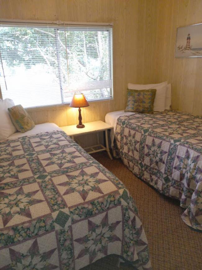 Stegbone'S Fish Camp And Resort Satsuma Екстер'єр фото